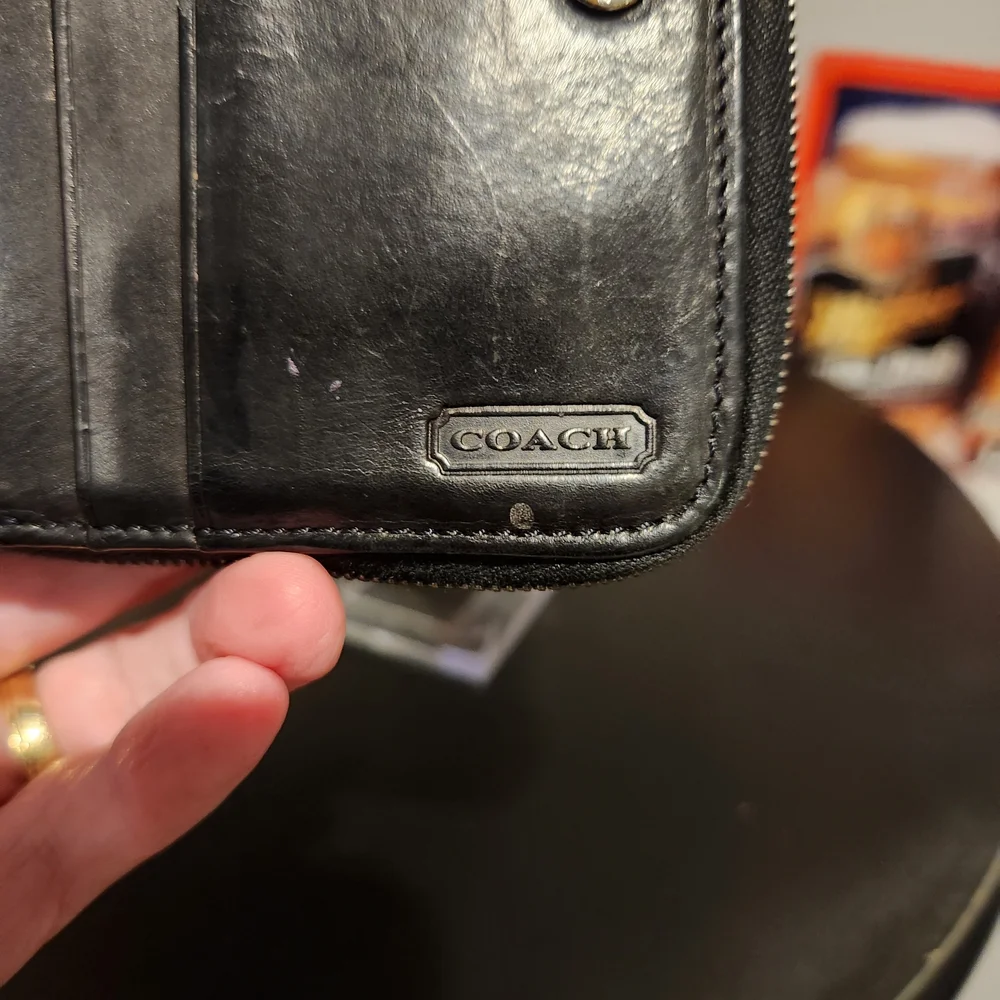 Coach Black Leather Zip Around Wallet - Picture 4 of 7